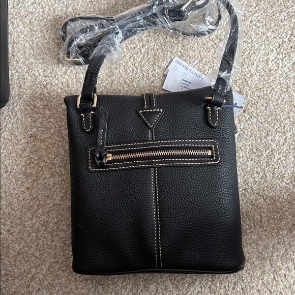 NWT Dooney and Bourke Small Leather Toggle Crossbody Bag - Picture 2 of 3